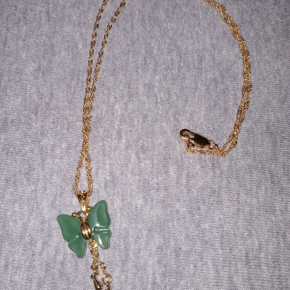 Green Stone Butterfly 🦋 Necklace - Picture 2 of 3